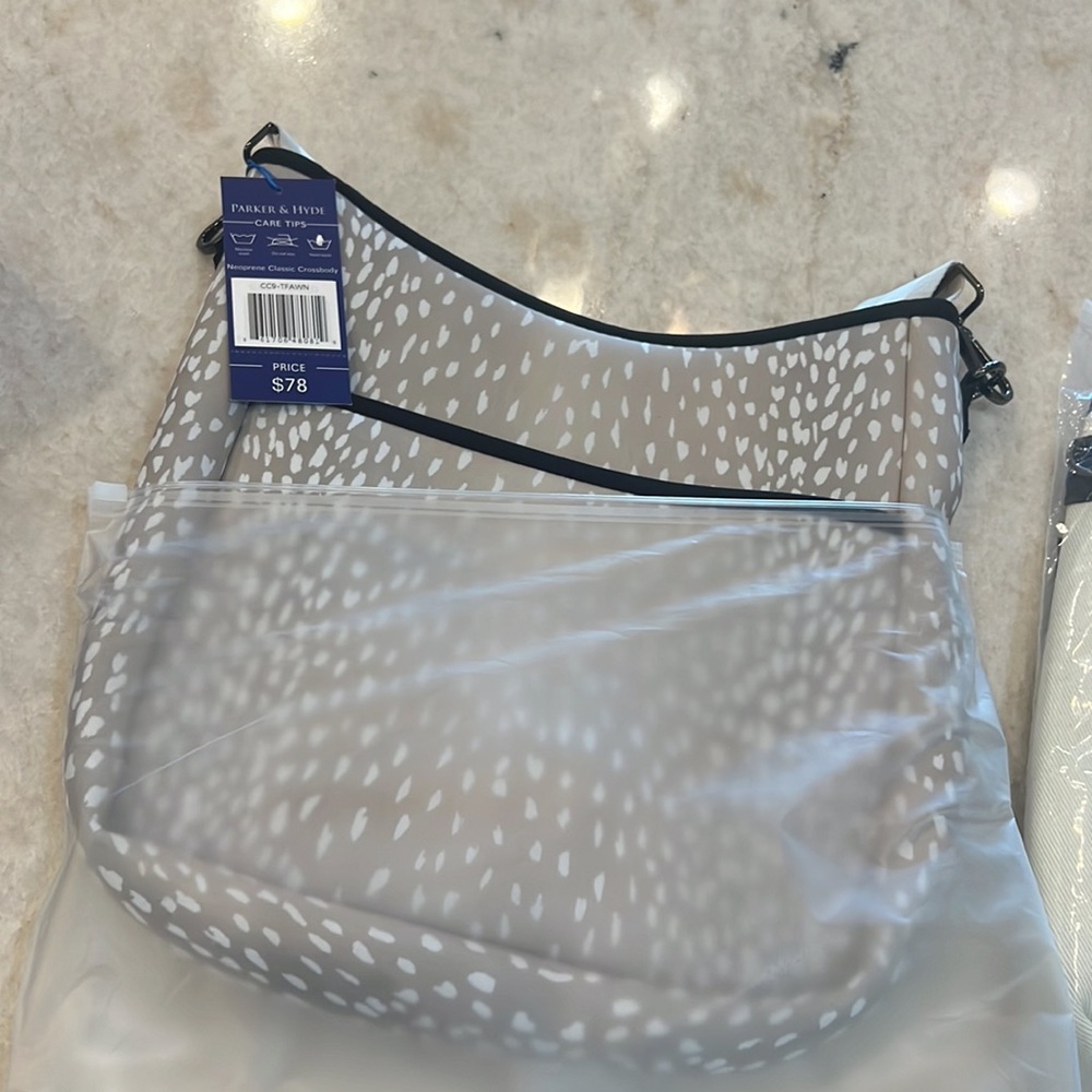 PARKER & HYDE Neoprene Classic Crossbody purse